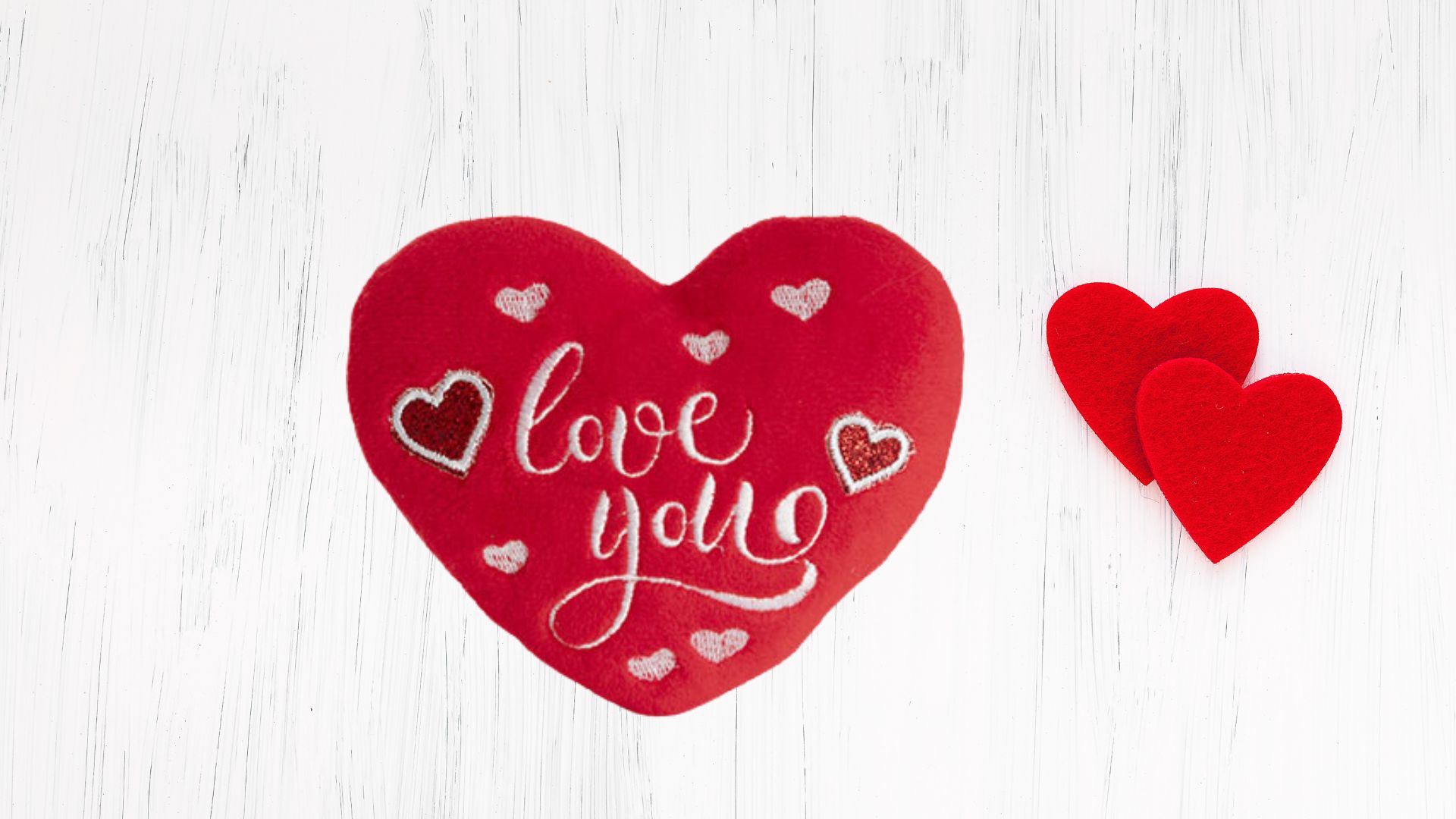 Velvet Plushie 'Love You' Heart Red (12cmWx10.5cmH)